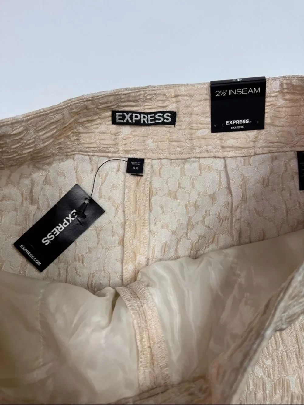 Express Beige Textured High Rise Shorts Size 4 NWT